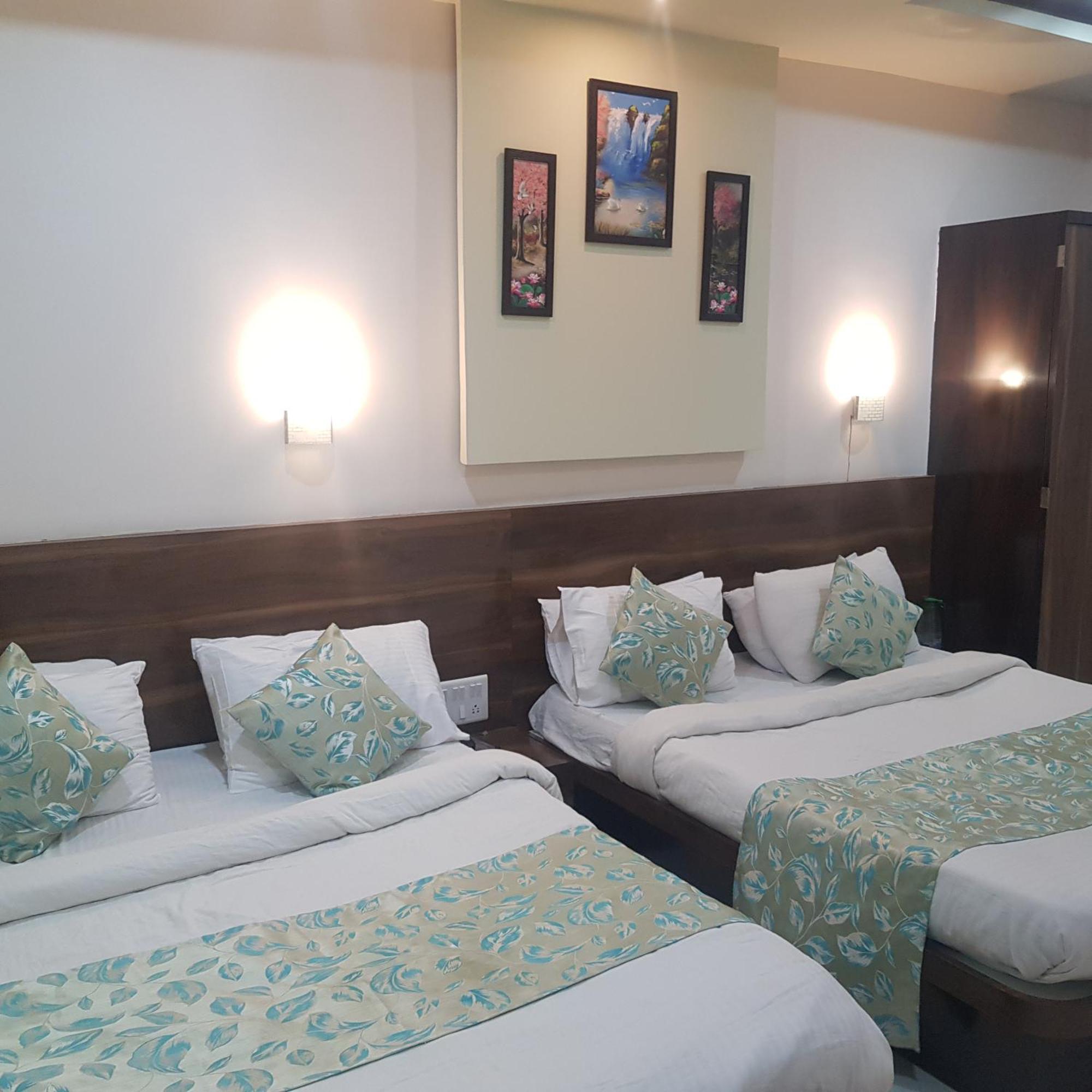 C P Cottage Resort มหาบาเลชวาร์ ภายนอก รูปภาพ