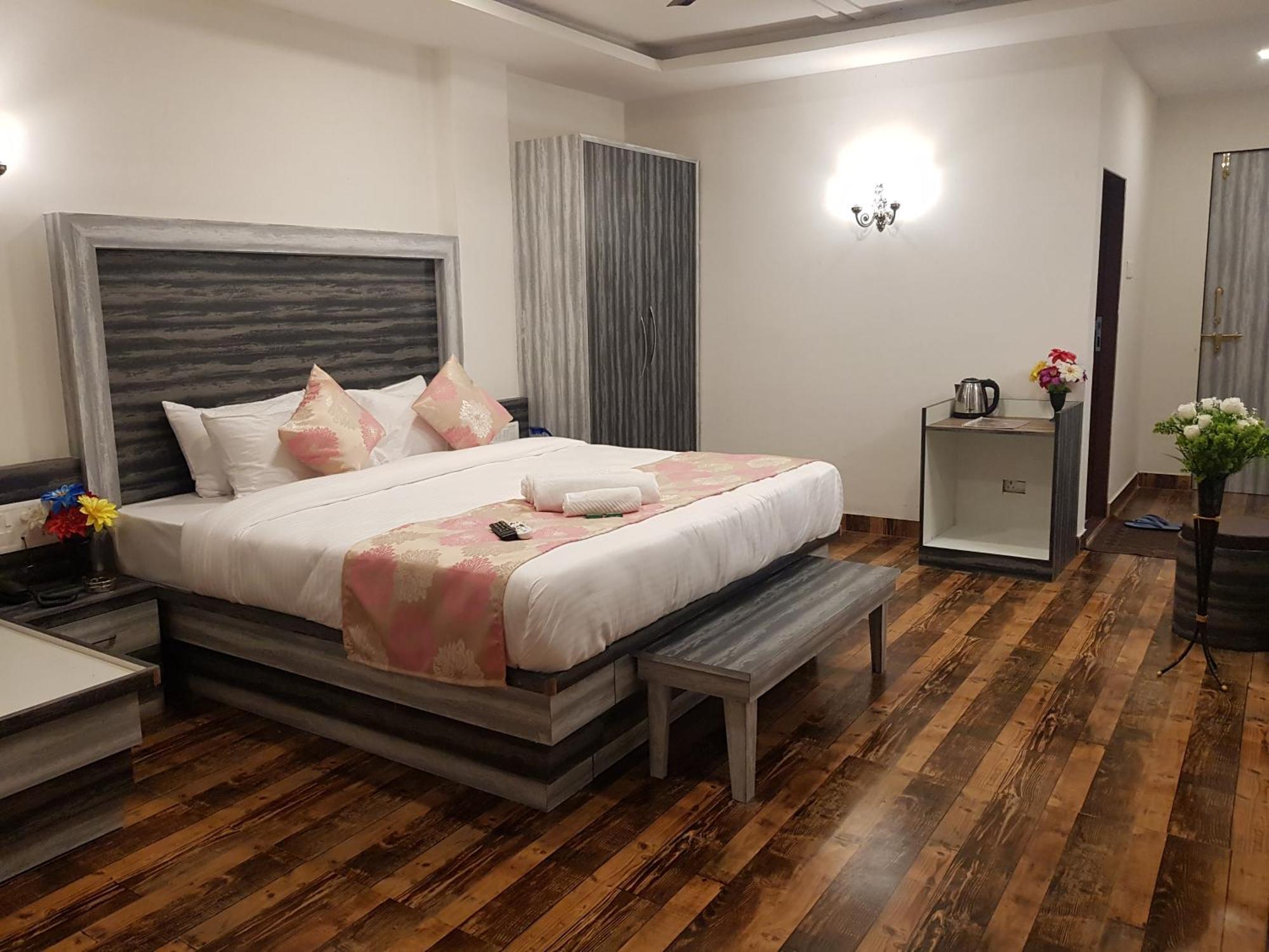 C P Cottage Resort มหาบาเลชวาร์ ภายนอก รูปภาพ